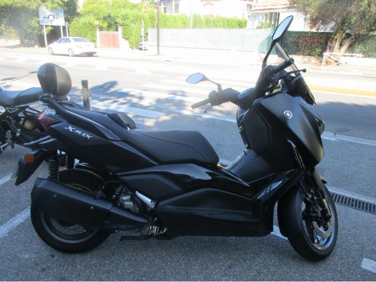 YAMAHA XMAX 300 Tech Max