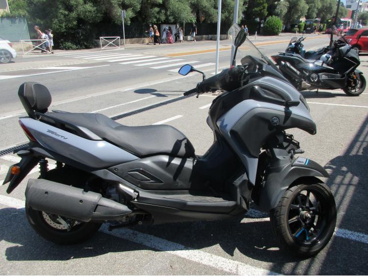 YAMAHA TRICITY 300