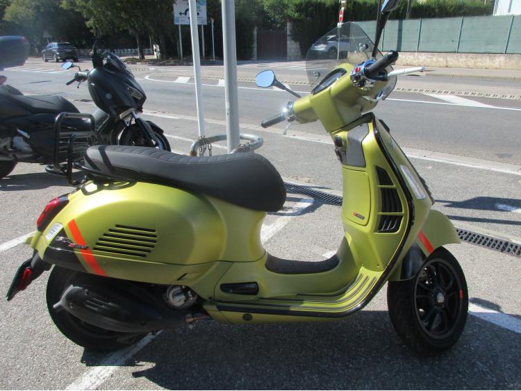 VESPA GTS 300 SUPER sport