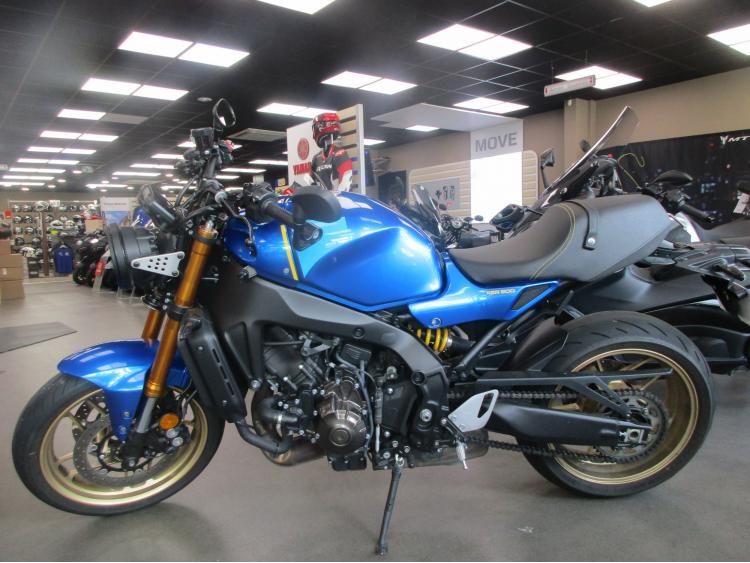 YAMAHA XSR 900