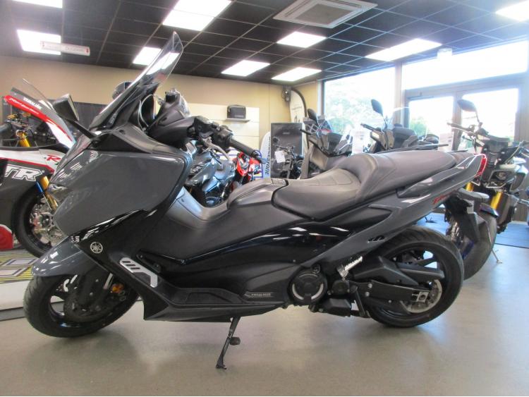 YAMAHA XP T-MAX 560 TECH MAX