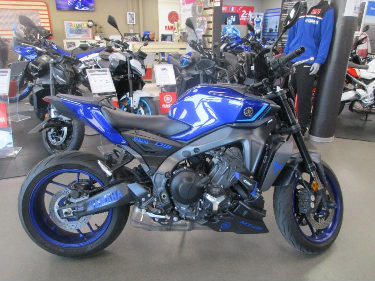 YAMAHA MT-09